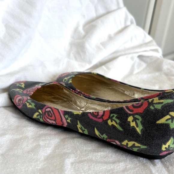 Betsy Johnson Size 8.5 Ballet Flats Casual Round Toe Roses Everyday Coquette - Picture 9 of 14